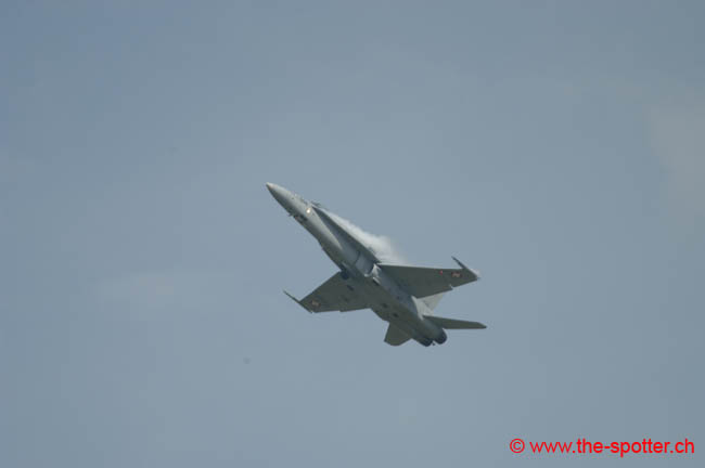 Swiss-F-18C (21)