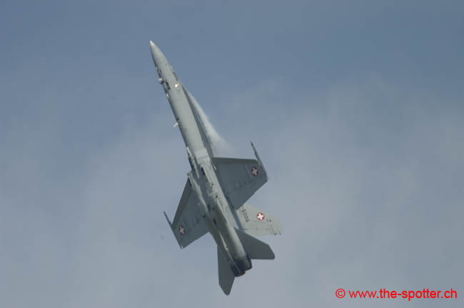 Swiss-F-18C (23)