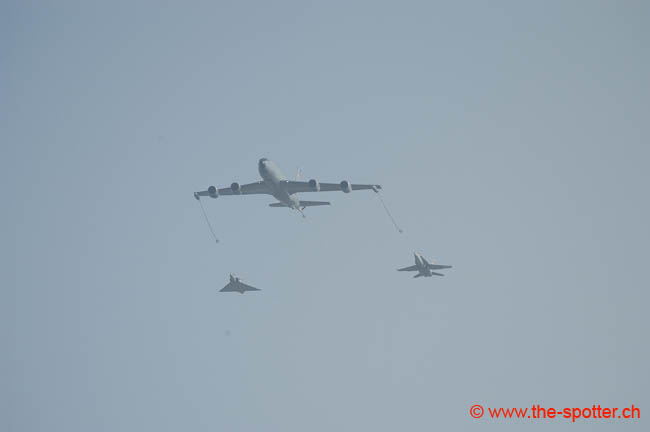 Kc135-refuelling