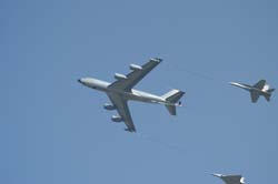 Kc135-refuelling (3)