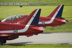 Red-Arrows (6)