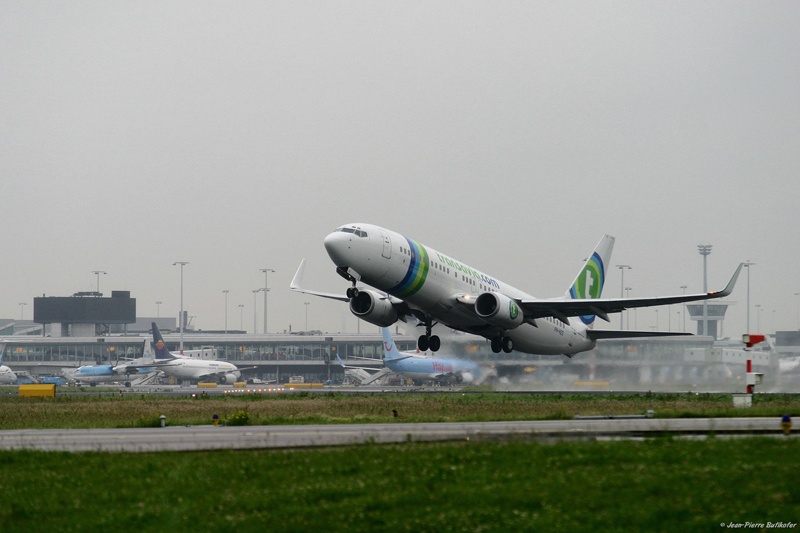 AMS 060621 02-Boeing B-737 PH-HZE Transavia
