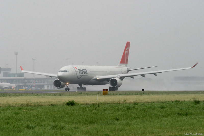 AMS 060621 06-Airbus A-330 N808NW Northwest Airlines