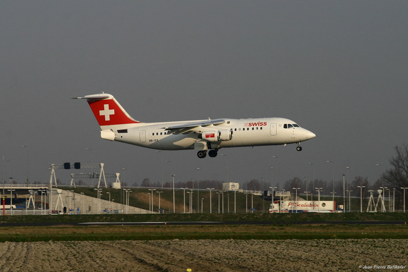 AMS 070328 12-Avro RJ-100 HB-IXX Swiss