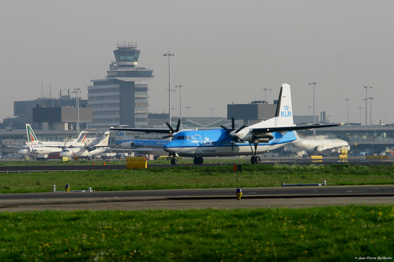AMS 070425 17-Fokker F-50 PH-LXR KLM Cityhopper