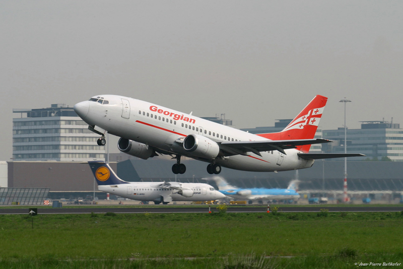 AMS 070425 37-Boeing B-737 4L-TGL Georgian Airways