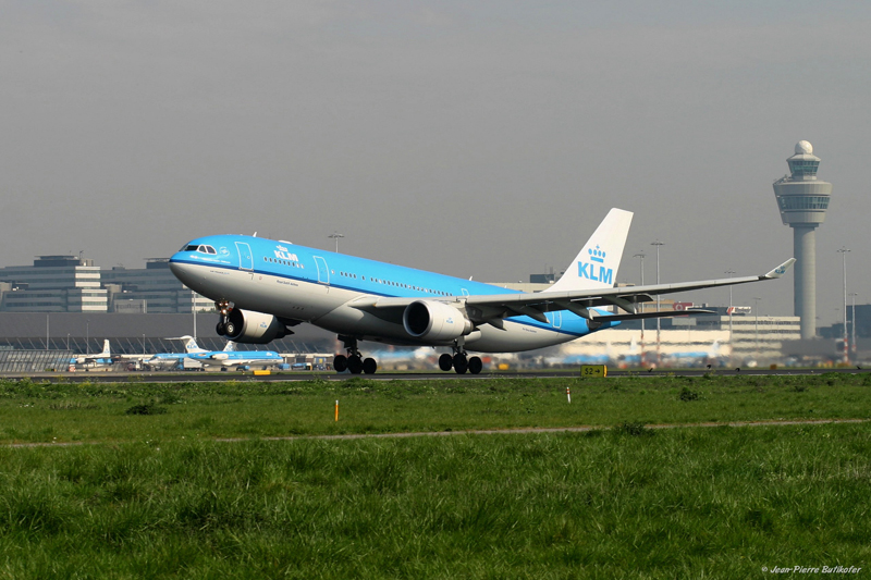 AMS 070425 47-Airbus A-330 PH-AOF KLM
