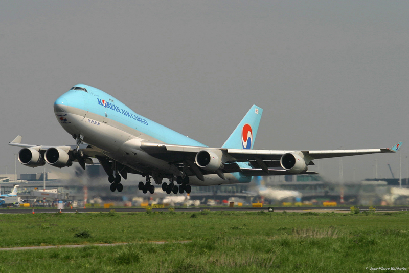 AMS 070425 56-Boeing B-747 HL-7437 Korean Air Cargo