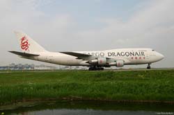 AMS 070425 71-Boeing B-747 B-KAB Dragonair Cargo